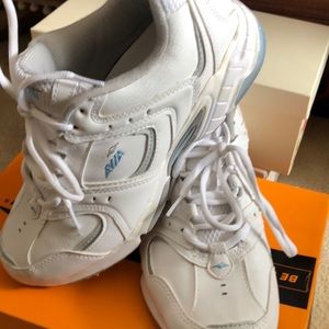 Avia Women’s Cross Training Sneakers Size 10